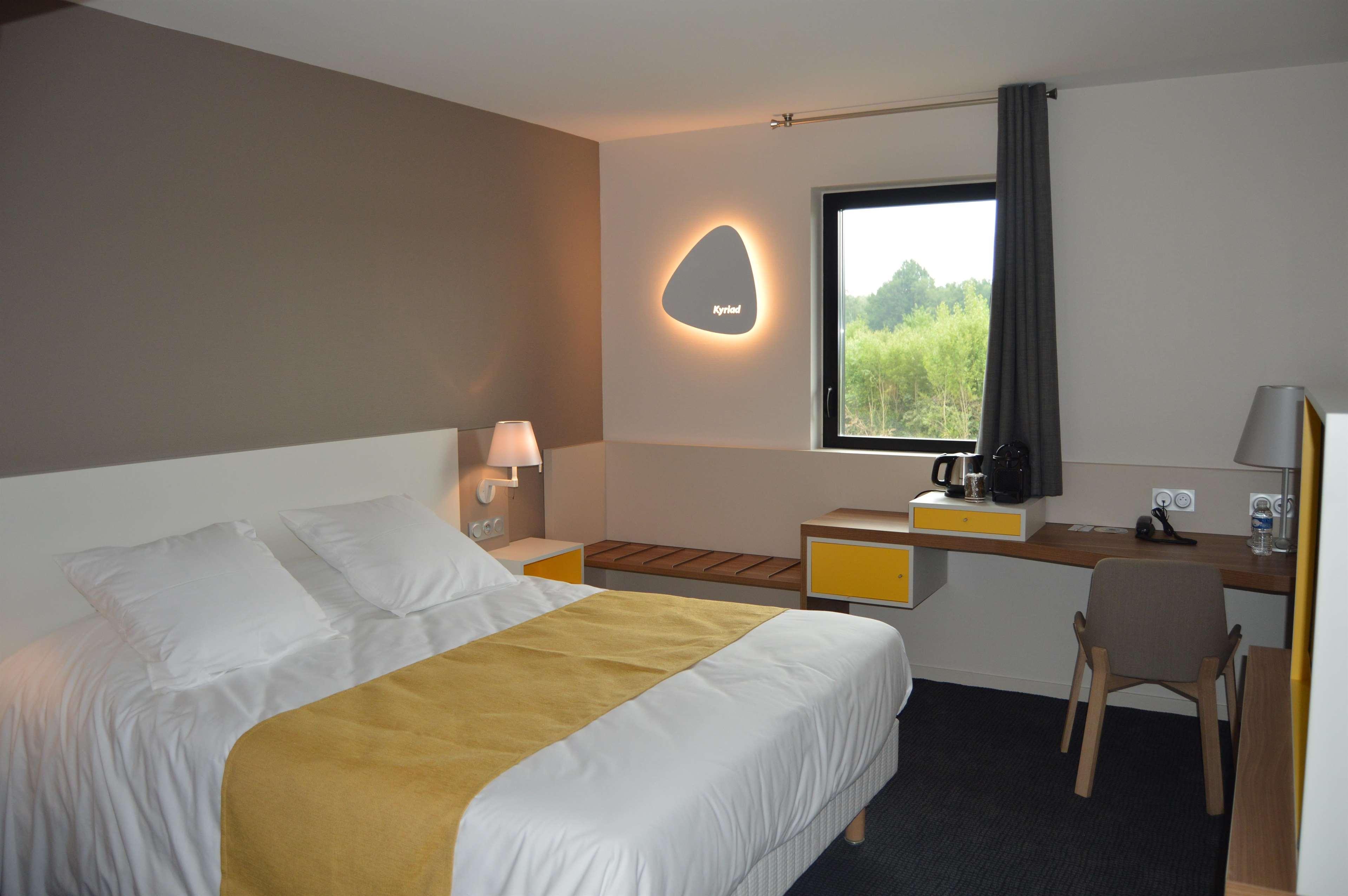 Kyriad Prestige Pau - Palais Des Sports Екстер'єр фото