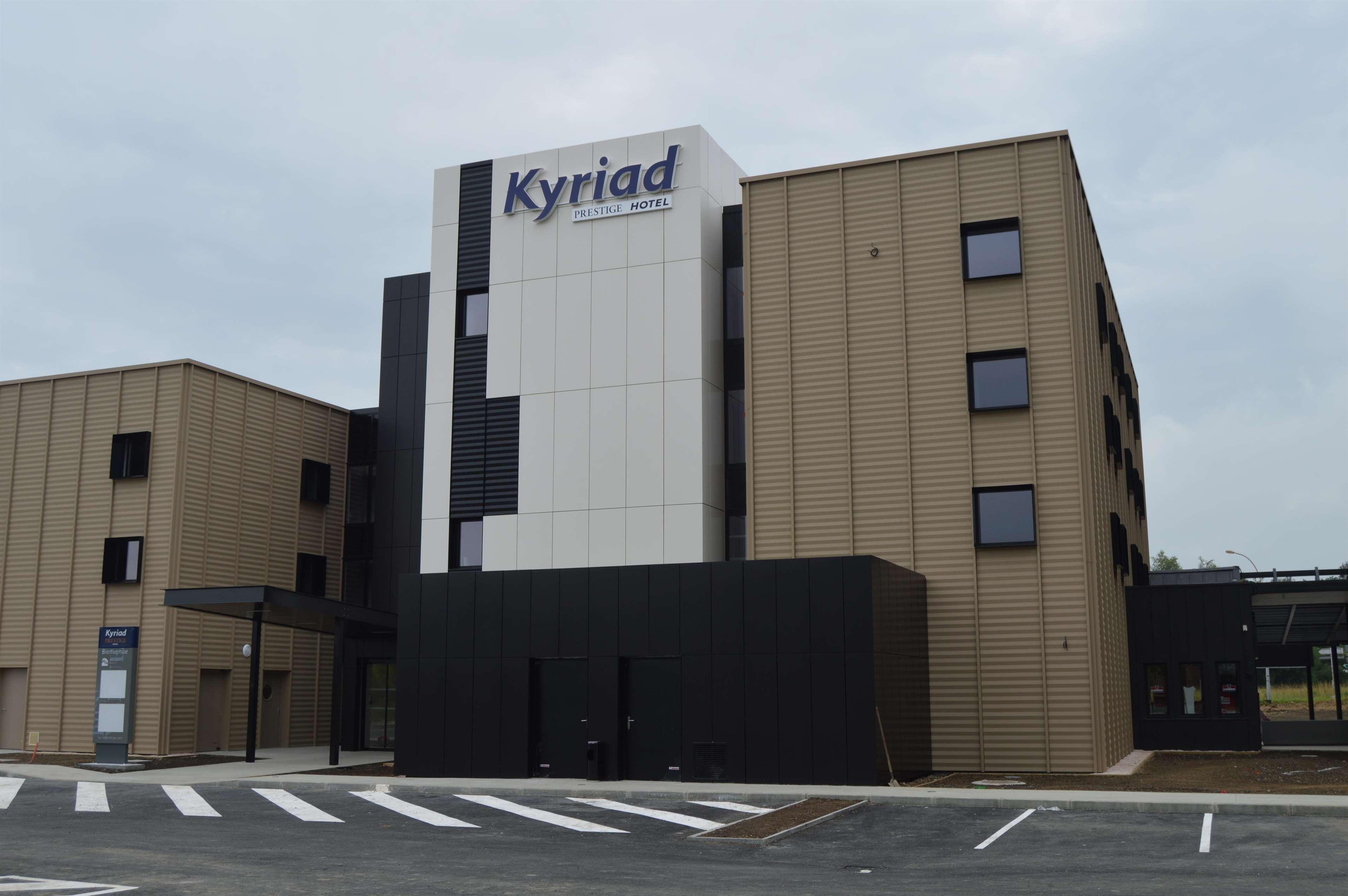 Kyriad Prestige Pau - Palais Des Sports Екстер'єр фото