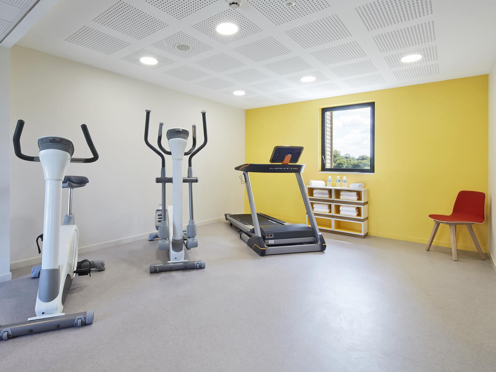 Kyriad Prestige Pau - Palais Des Sports Екстер'єр фото